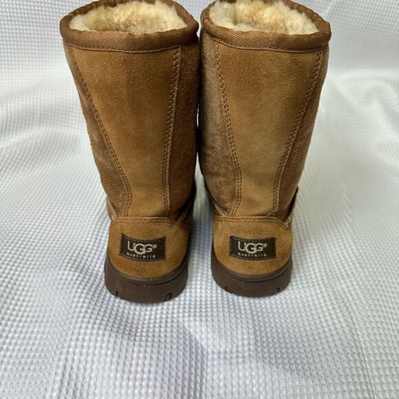UGG size 6 Suede Chestnut Youth Girls US Size 6. A679 - Picture 4 of 8